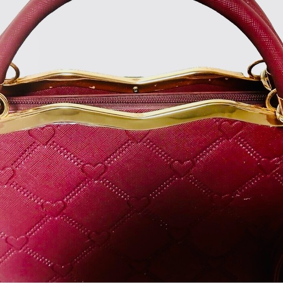 Elegant Burgundy Shoulder Bag - Picture 8 of 13
